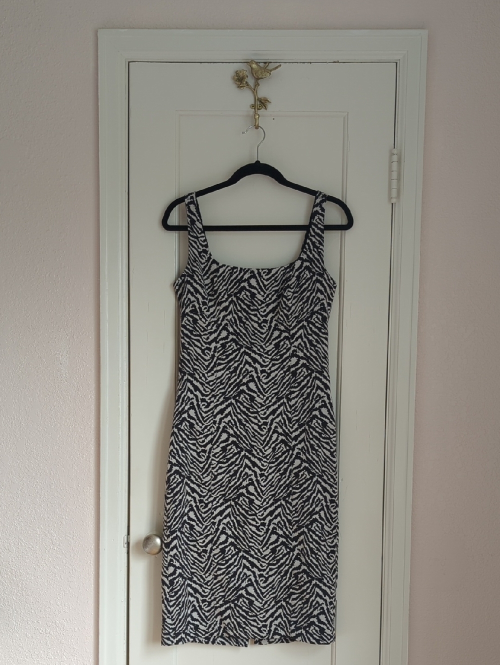 Banana Republic Black and White Zebra-Print Size 6